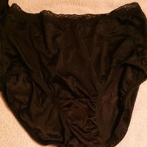 Hanes Ladies Briefs size 7/L Black